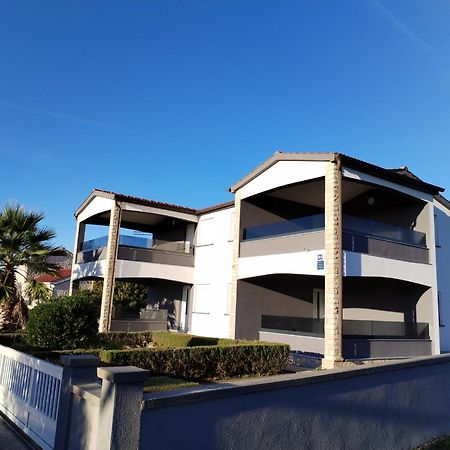 Apartments Duda วีร์ ภายนอก รูปภาพ